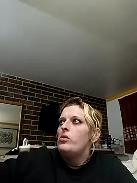 Snapshot of KITTYBOOBOOFUXX chatting on 10.23.25 KITTYBOOBOOFUXX online show from 10.23.25