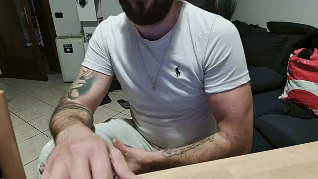 Snapshot of maialinofriuli chatting on 09.30.25 maialinofriuli online show from 09.30.25