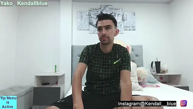 Snapshot of kendallblue_ chatting on 09.28.25 kendallblue  online show from 09.28.25