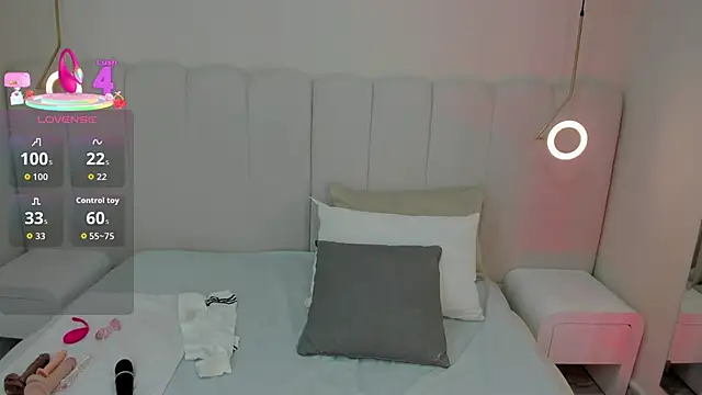 Snapshot of riri_candy chatting on 10.05.25 riri candy online show from 10.05.25