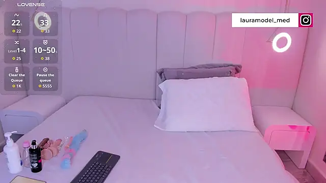 Snapshot of riri_candy chatting on 11.03.25 riri candy online show from 11.03.25