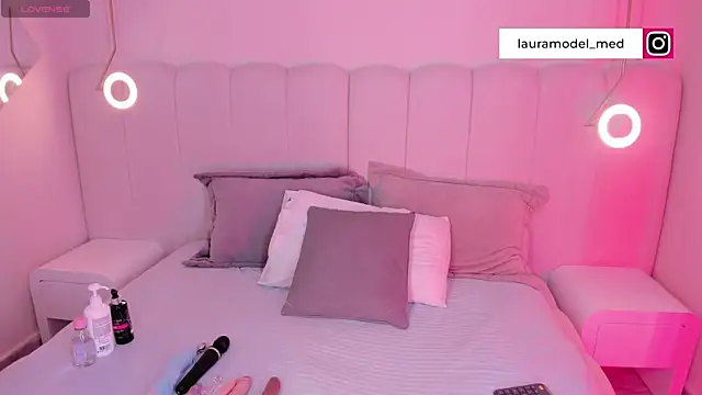 Snapshot of riri_candy chatting on 11.09.25 riri candy online show from 11.09.25