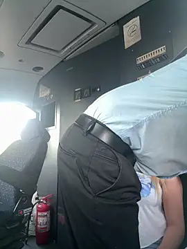 Snapshot of Alicedream5 chatting on 09.22.25 Alicedream5 online show from 09.22.25