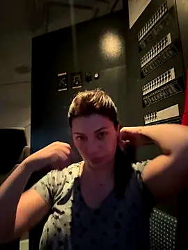 Snapshot of Alicedream5 chatting on 10.04.25 Alicedream5 online show from 10.04.25