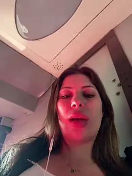 Snapshot of Alicedream5 chatting on 10.22.25 Alicedream5 online show from 10.22.25