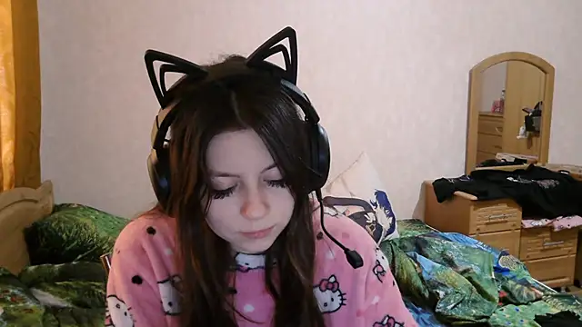 Snapshot of RendyDow chatting on 09.30.25 RendyDow online show from 09.30.25