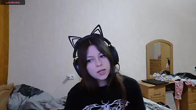 Snapshot of RendyDow chatting on 10.20.25 RendyDow online show from 10.20.25