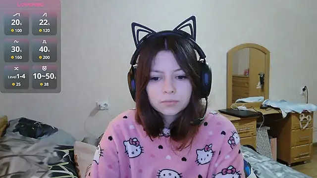 Snapshot of RendyDow chatting on 10.21.25 RendyDow online show from 10.21.25