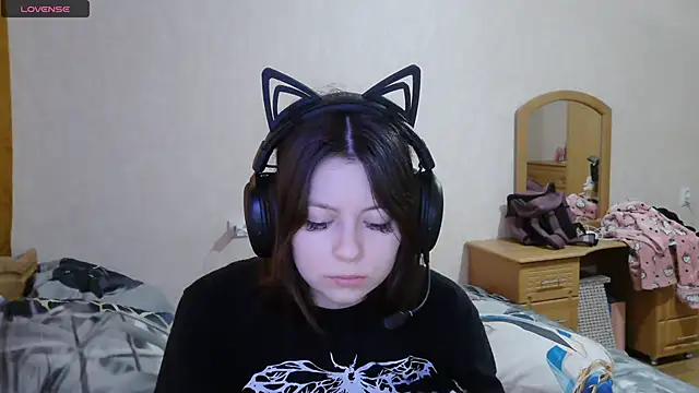 Snapshot of RendyDow chatting on 10.22.25 RendyDow online show from 10.22.25