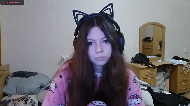 Snapshot of RendyDow chatting on 10.23.25 RendyDow online show from 10.23.25