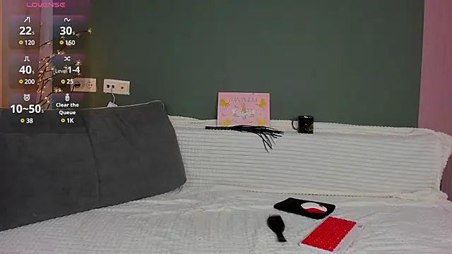 Snapshot of Charlotte_Woods chatting on 03.17.25 Charlotte Woods online show from 03.17.25