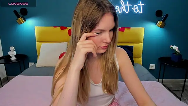 EvelineAmore online show from 02.04.26