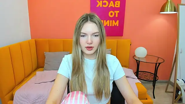 EvelineAmore online show from 05.10.26