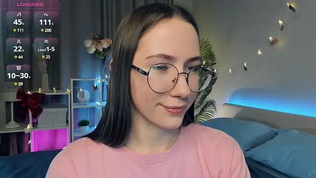 Kira mindnes online show from 03.12.25