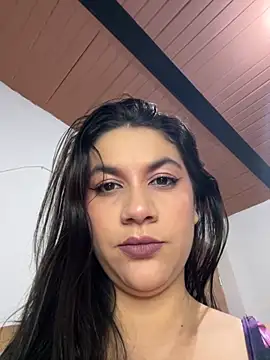 Snapshot of roldanmary chatting on 09.19.25 roldanmary online show from 09.19.25