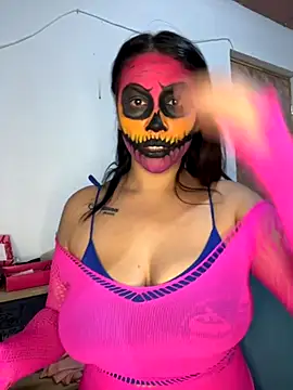 Snapshot of roldanmary chatting on 10.08.25 roldanmary online show from 10.08.25