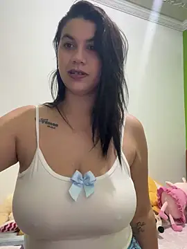 Snapshot of roldanmary chatting on 10.23.25 roldanmary online show from 10.23.25