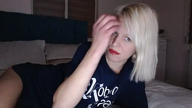 ElssaRush online show from 10.26.25