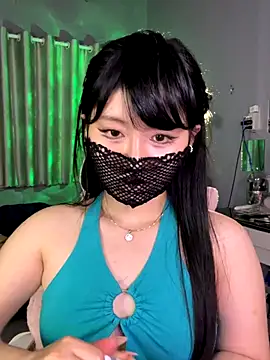 Snapshot of MI_KA22 chatting on 10.02.25 MI KA22 online show from 10.02.25