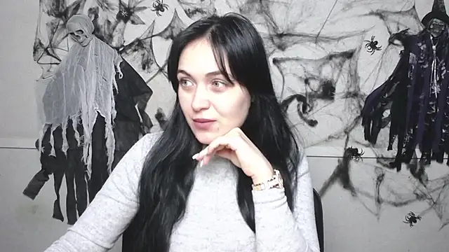 IziPaterson online show from 10.30.25