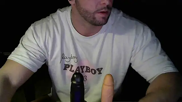 Snapshot of joeyoungboy199797 chatting on 10.21.25 joeyoungboy199797 online show from 10.21.25