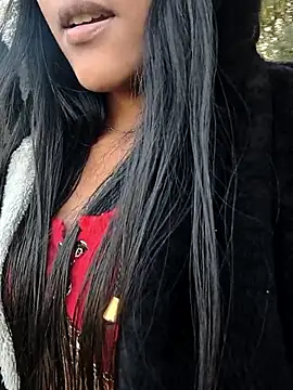 bella warzon online show from 10.02.25