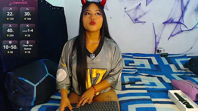 bella warzon online show from 10.15.25