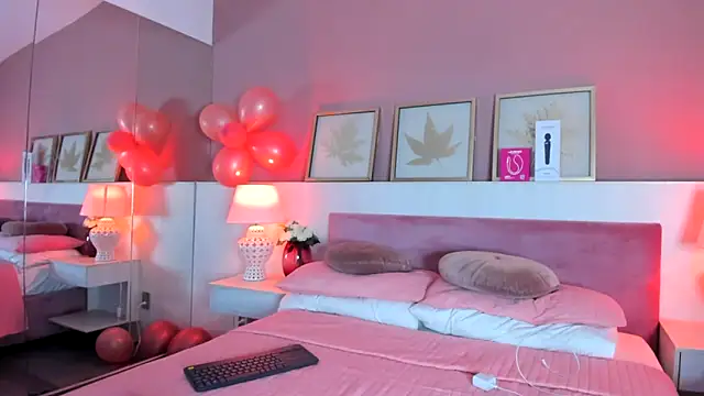 Snapshot of Emma__1 chatting on 10.09.25 Emma 1 online show from 10.09.25