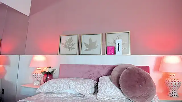 Snapshot of Emma__1 chatting on 11.06.25 Emma 1 online show from 11.06.25