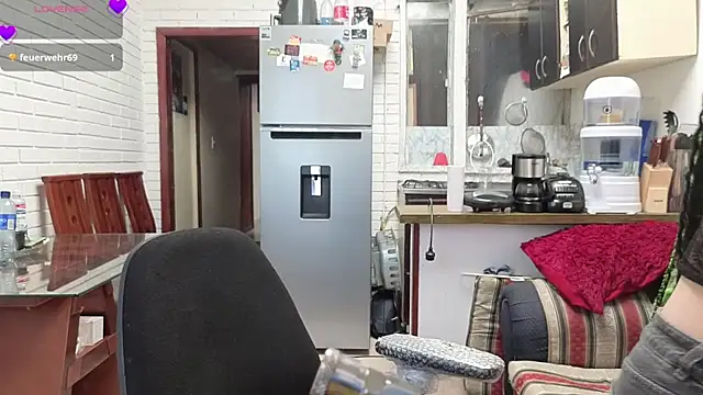 Snapshot of freyaa_sorcerees chatting on 10.08.25 freyaa sorcerees online show from 10.08.25