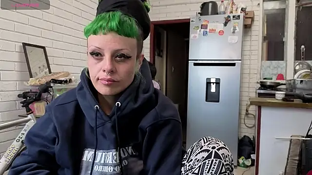 Snapshot of freyaa_sorcerees chatting on 10.17.25 freyaa sorcerees online show from 10.17.25