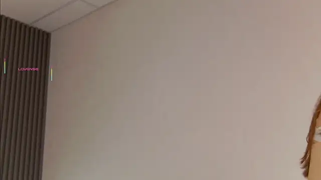 Snapshot of NikaDines chatting on 10.10.25 NikaDines online show from 10.10.25