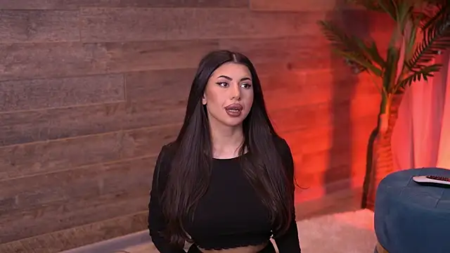 Snapshot of TanyaVonDe chatting on 10.30.25 TanyaVonDe online show from 10.30.25