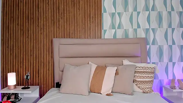 FatimaEvans online show from 09.23.25