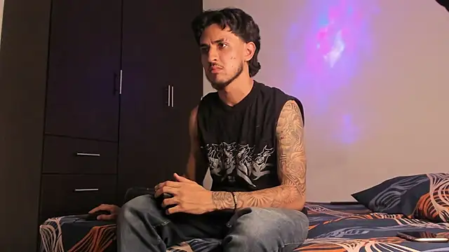 Snapshot of Zayn_kane chatting on 06.24.26 Zayn kane online show from 06.24.26