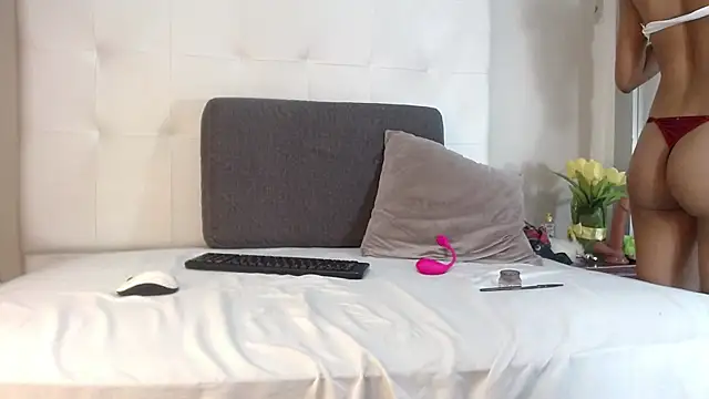 willow smitt online show from 10.09.25