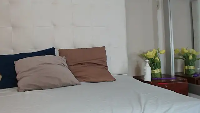 willow smitt online show from 01.12.26