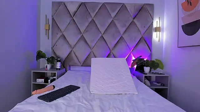 Snapshot of lucianasmith_ chatting on 03.10.25 lucianasmith  online show from 03.10.25