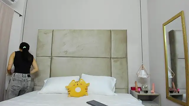 Snapshot of lucianasmith_ chatting on 10.07.25 lucianasmith  online show from 10.07.25