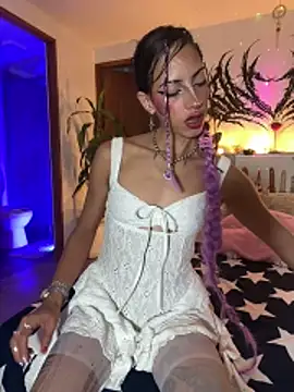 Lia Valmont online show from 04.11.26