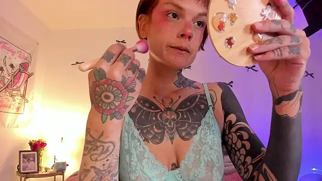 Alessamoth online show from 04.12.26