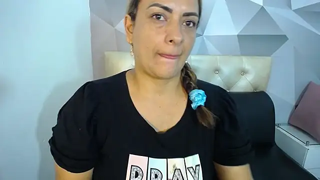 Milf-Prettyboobs online show from 01.06.26