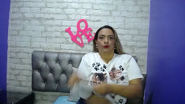 Milf-Prettyboobs online show from 05.11.26