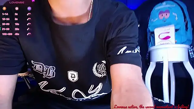 Snapshot of dareck_18 chatting on 09.30.25 dareck 18 online show from 09.30.25