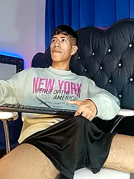 Snapshot of dareck_18 chatting on 10.04.25 dareck 18 online show from 10.04.25