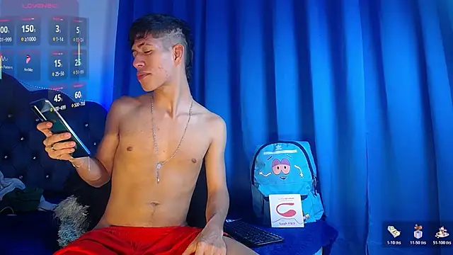 Snapshot of dareck_18 chatting on 10.24.25 dareck 18 online show from 10.24.25