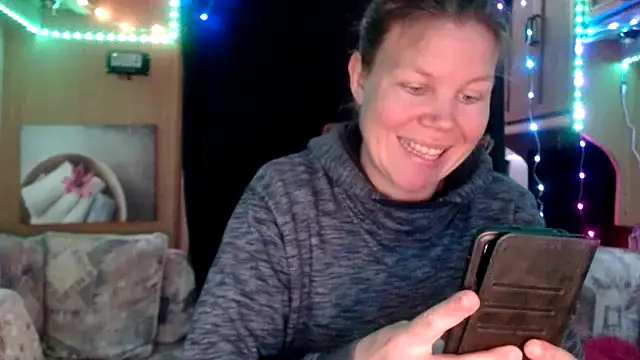 CallMeMaria online show from 02.04.25