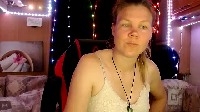 CallMeMaria online show from 02.13.25