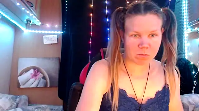 CallMeMaria online show from 03.07.25