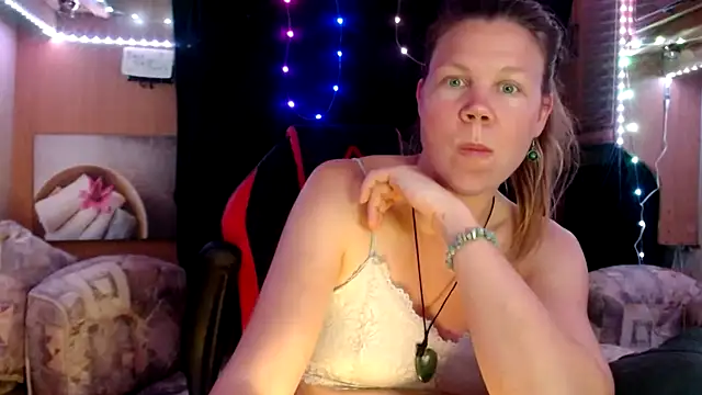 CallMeMaria online show from 03.12.25